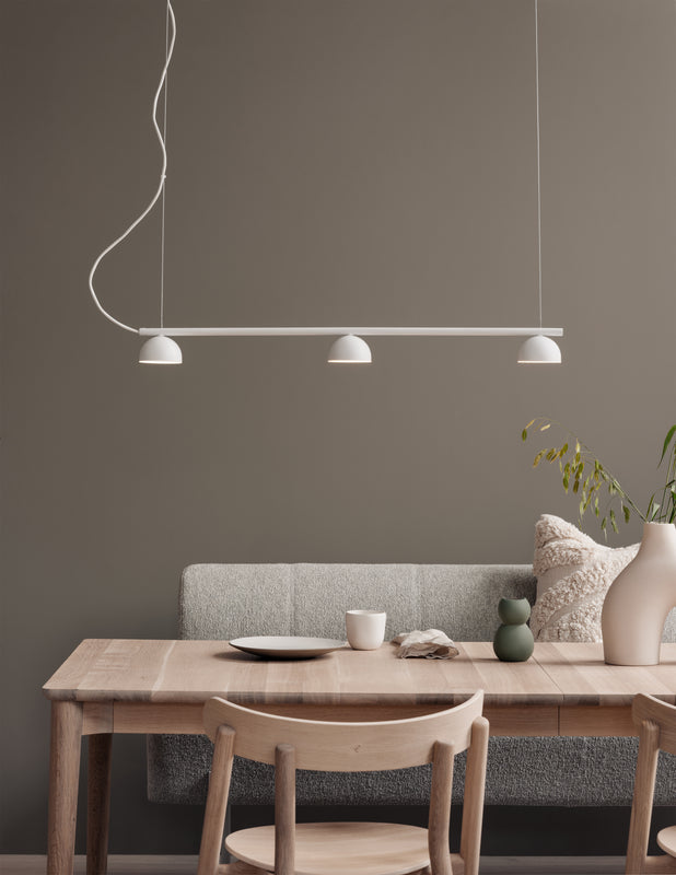 Blush pentant lamp rail3 white dining Ph Einar Aslaksen
