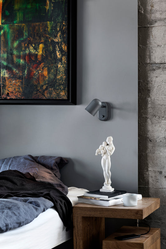 Buddy wall dark grey bedside Photo Chris Tonnesen