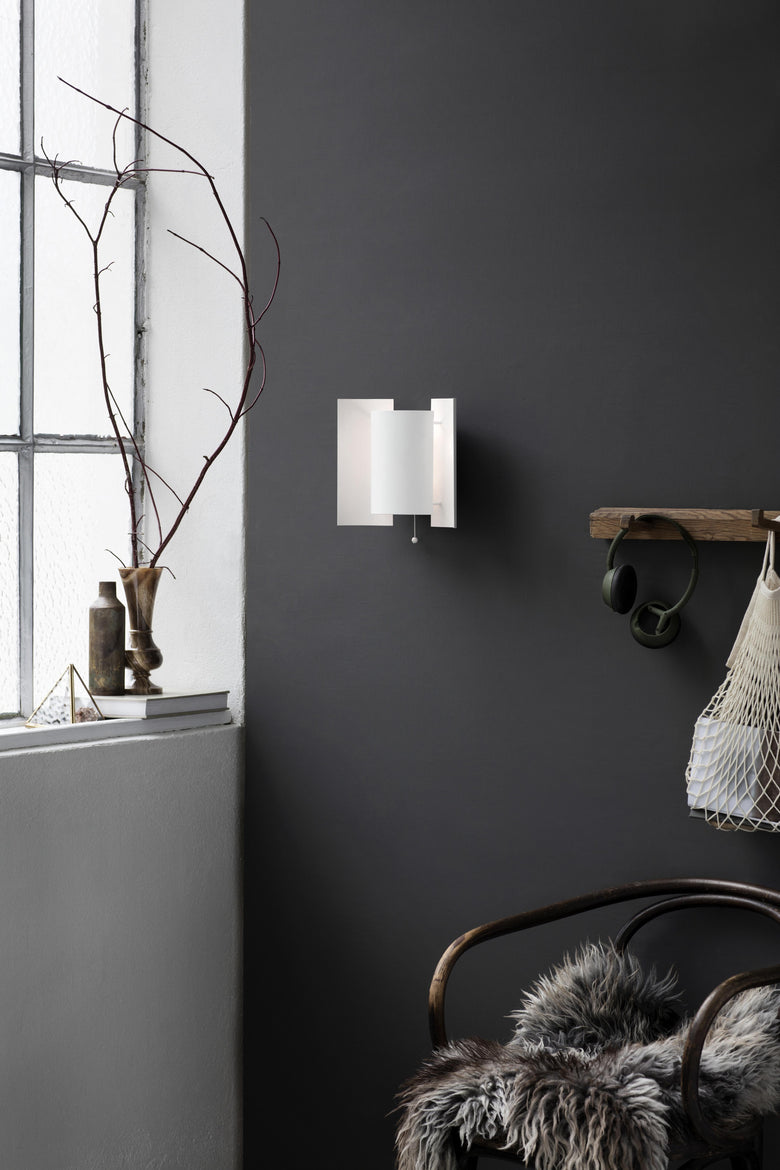 Butterfly wall lamp