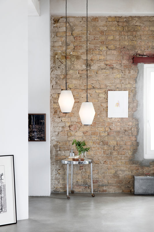 Dahl Dark-grey-pair brickwall-Chris Tonnesen