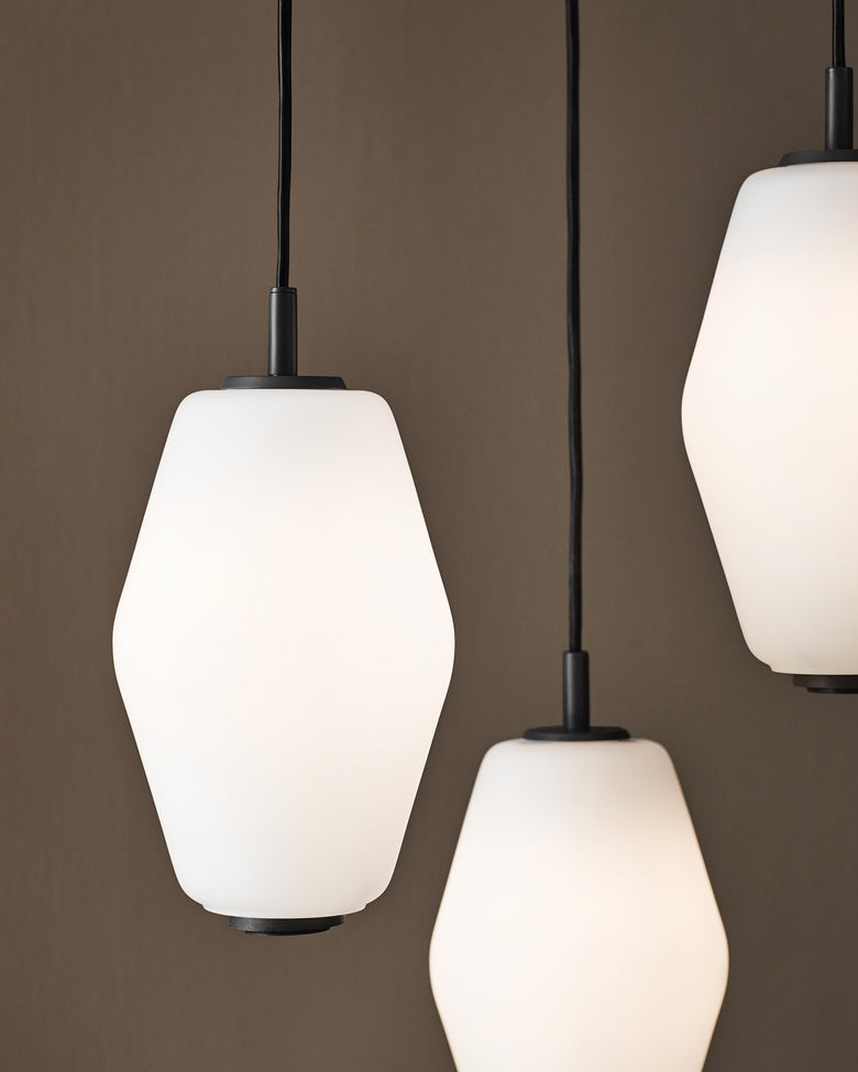 Dahl small closeup- photo Chris Tonnesen