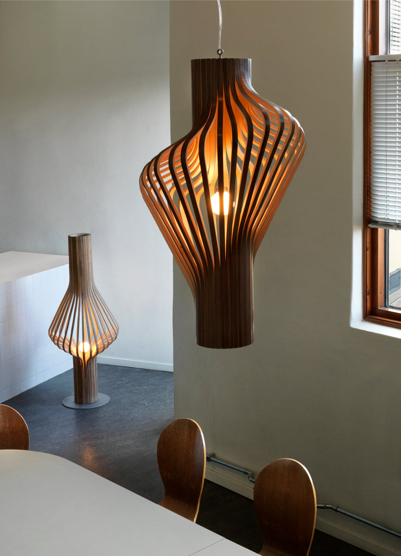 Diva floor and pendant walnut Photo Damian Heinisch 008e0259 e951 45a2 9fbd 1a91c29a6938