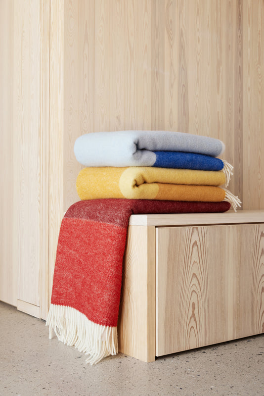 Echo throw blanket group folded Ph Sara Spilling