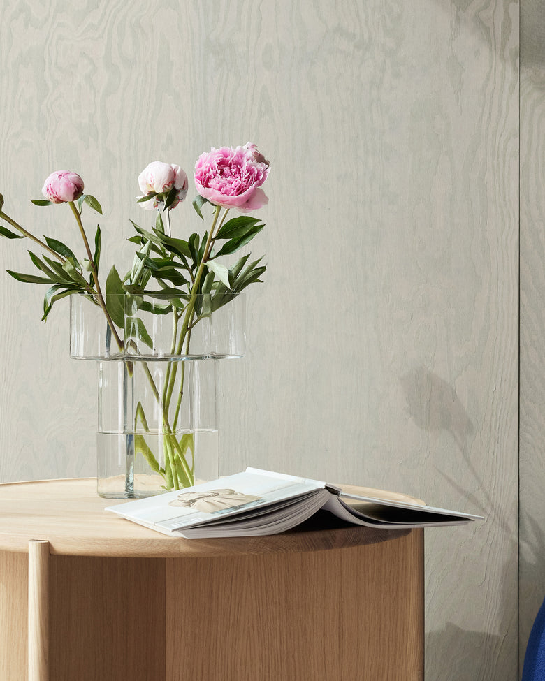 Fab vase transparent landscape Ph Sara Spilling