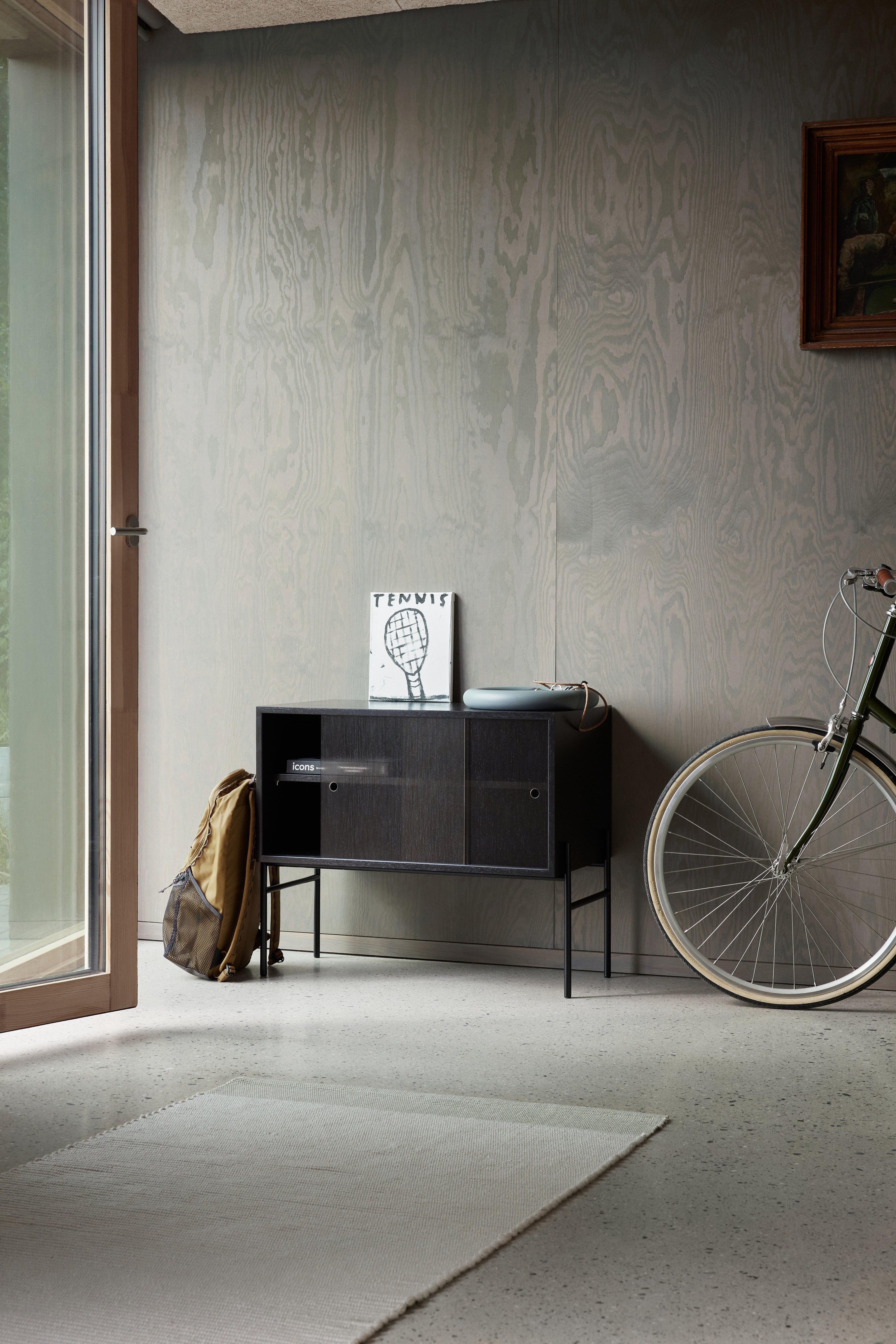 Hifive glass black oak hallway Ph Sara Spilling