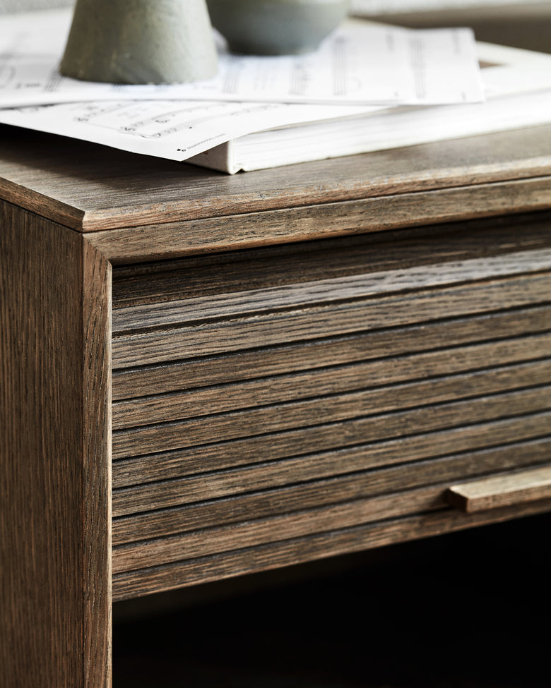 Hifive smoked oak tambour door closeup Photo Chris Tonnesen