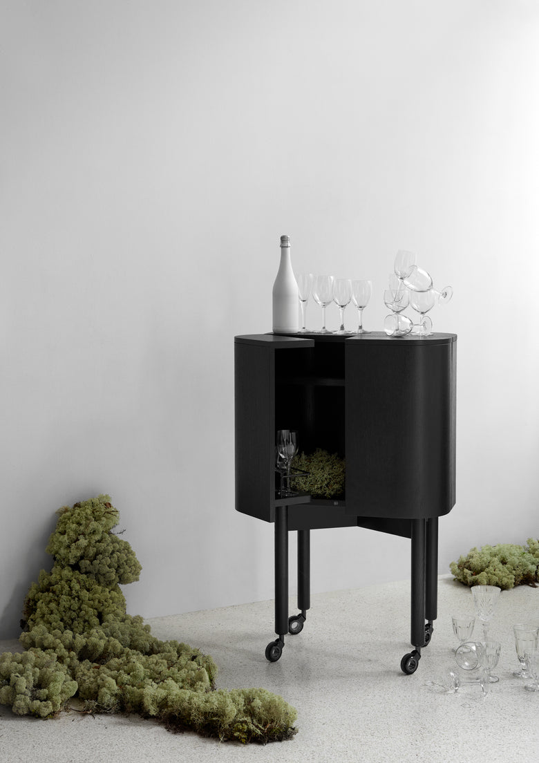 Loud bar cabinet