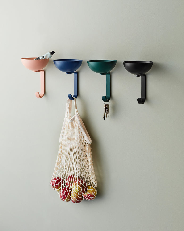 Nest all colours portrait Photo Chris Tonnesen