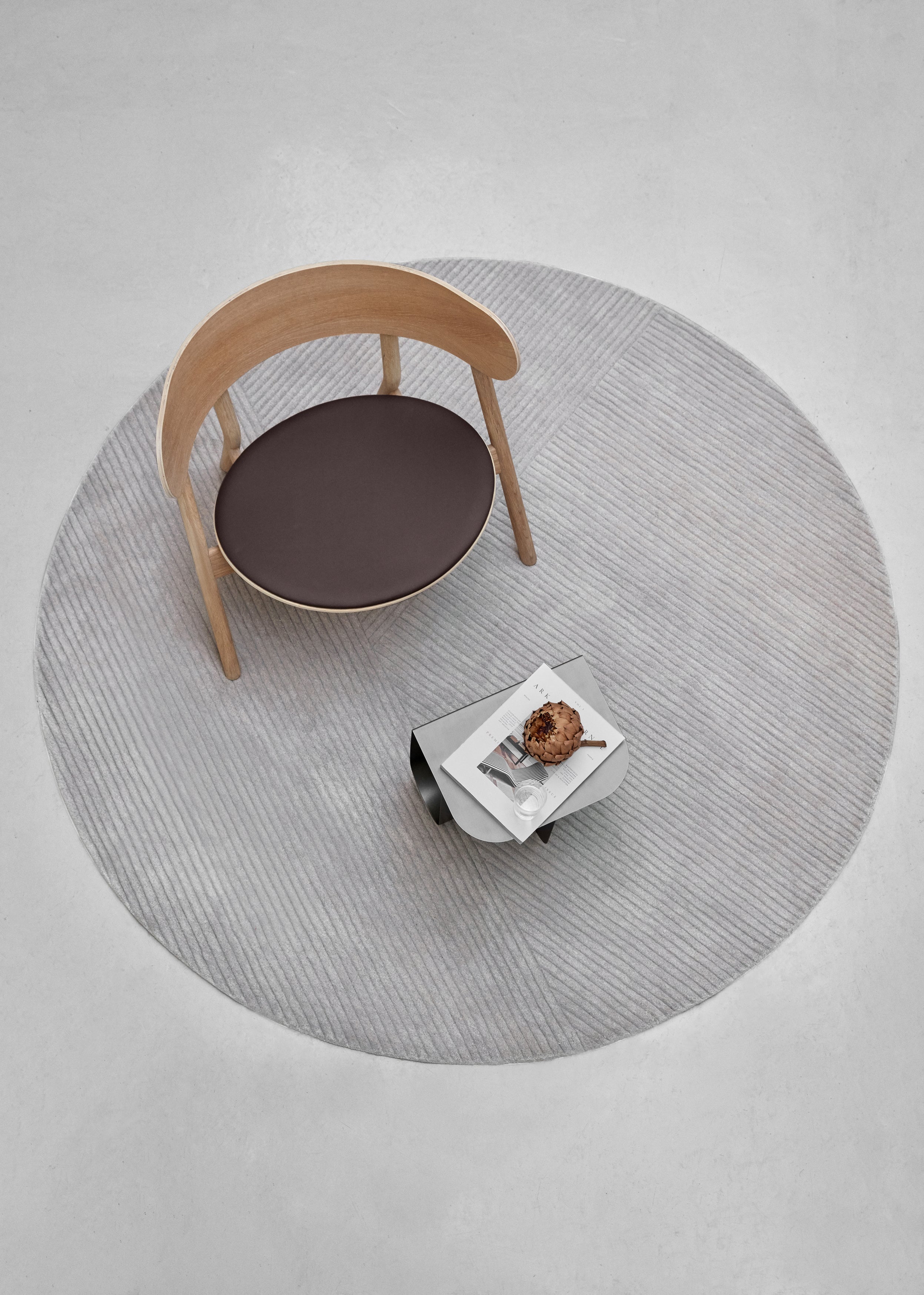 Row rug circular