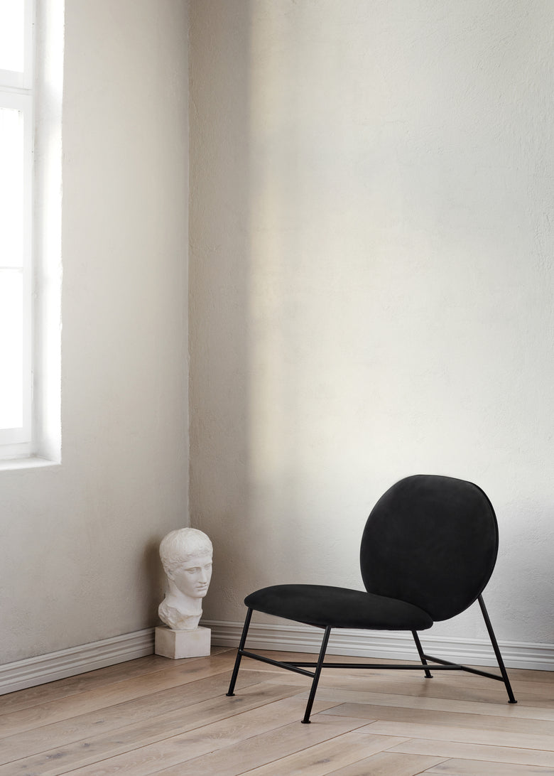 Oblong lounge chair