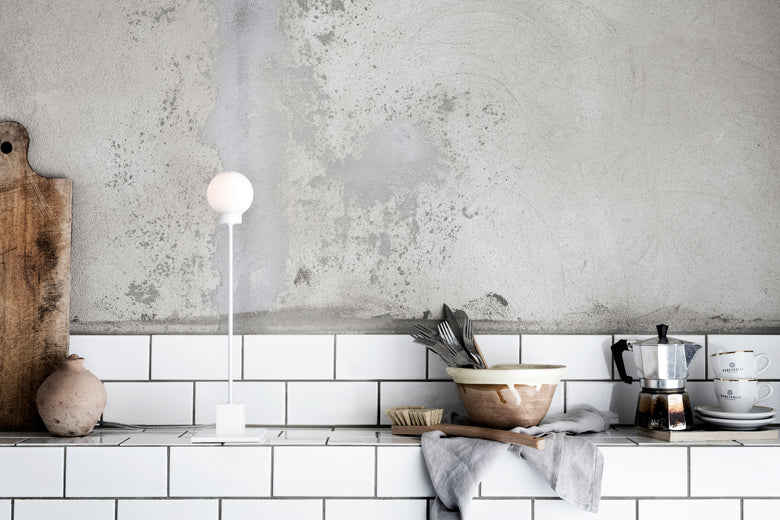 Snowball table lamp