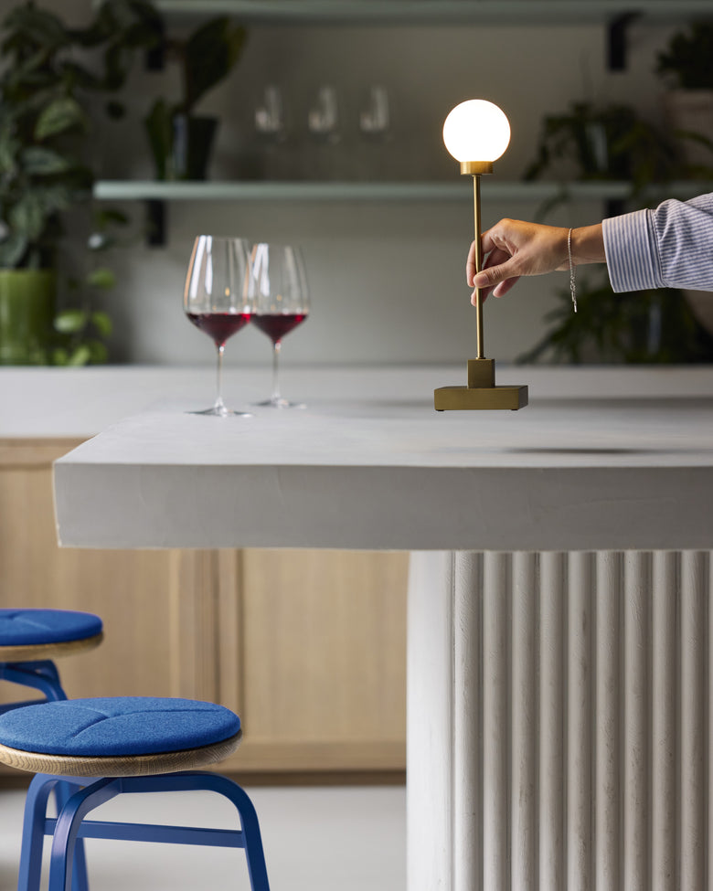 Snowball portable table lamp