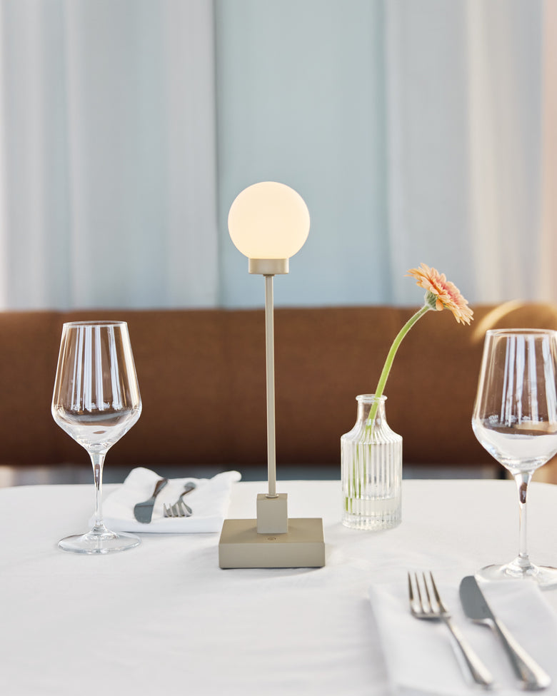 Snowball portable table lamp