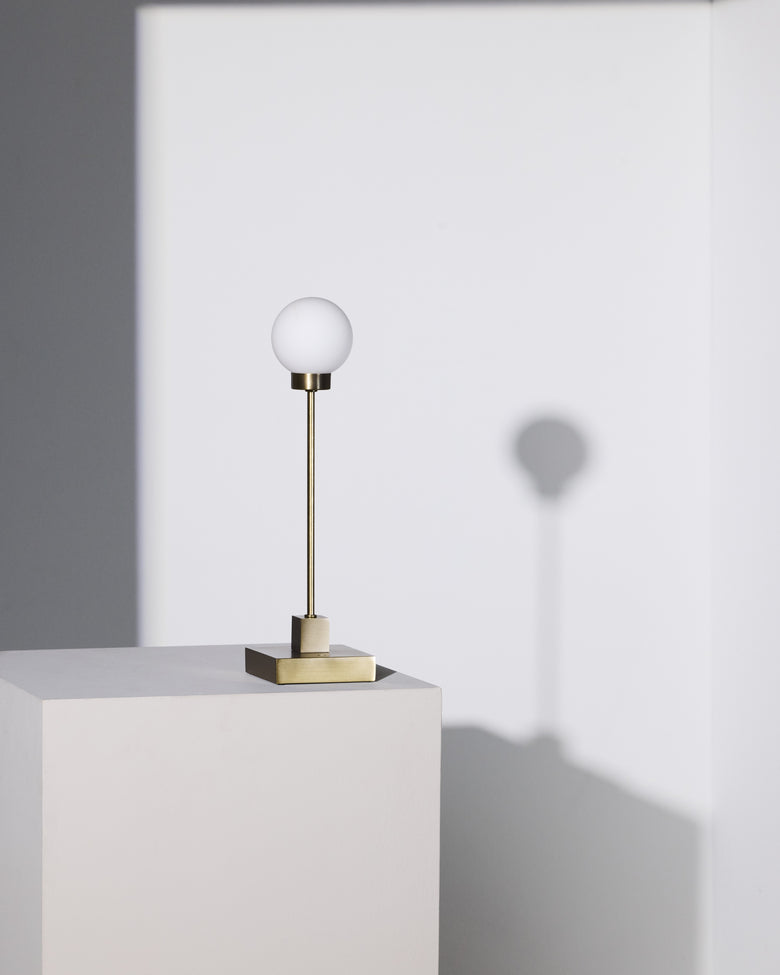 Snowball portable table lamp