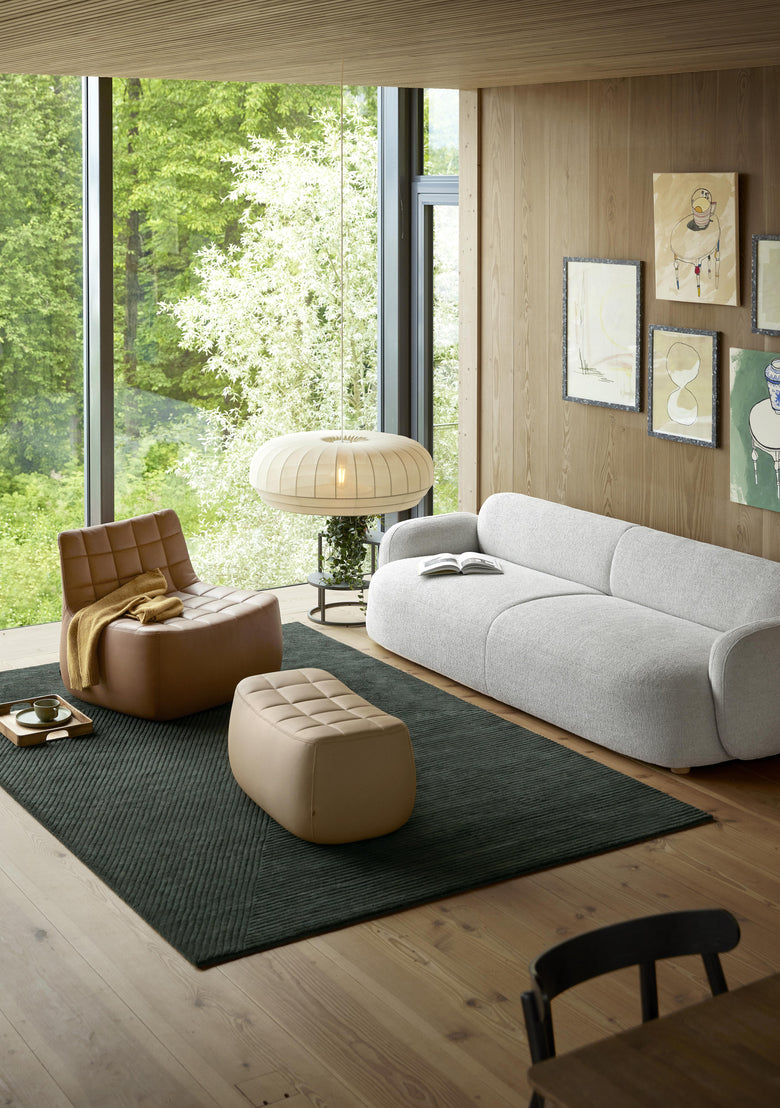 Tradition lamps Gem sofa Livingroom ph Chris Tonnesen